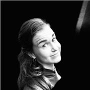 Profesora en todas las materias para niñas y niños de primaria